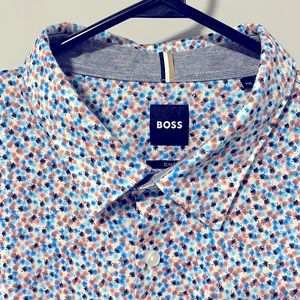 Like New BOSS Hugo Boss short sleeve button down print